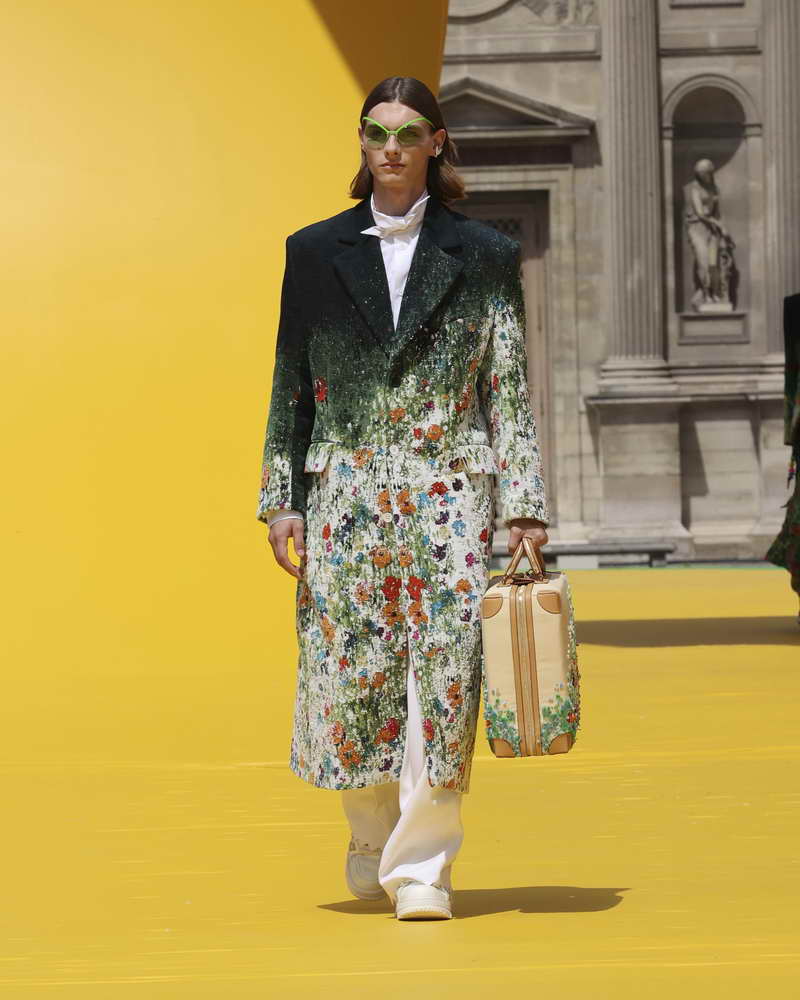 Louis Vuitton Spring-Summer 2023 Men's show pays a last tribute to