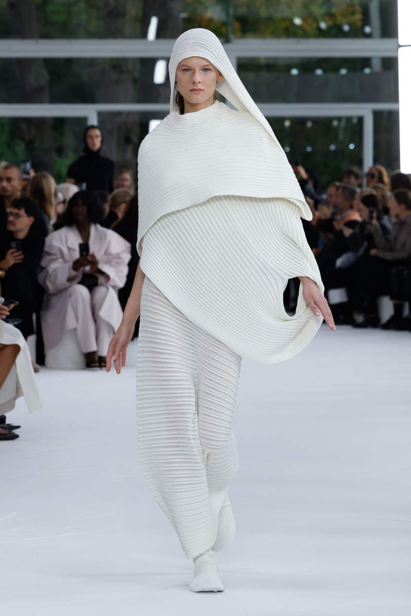 Issey Miyake Spring Summer 2025 Collection - Photo courtesy of Issey Miyake